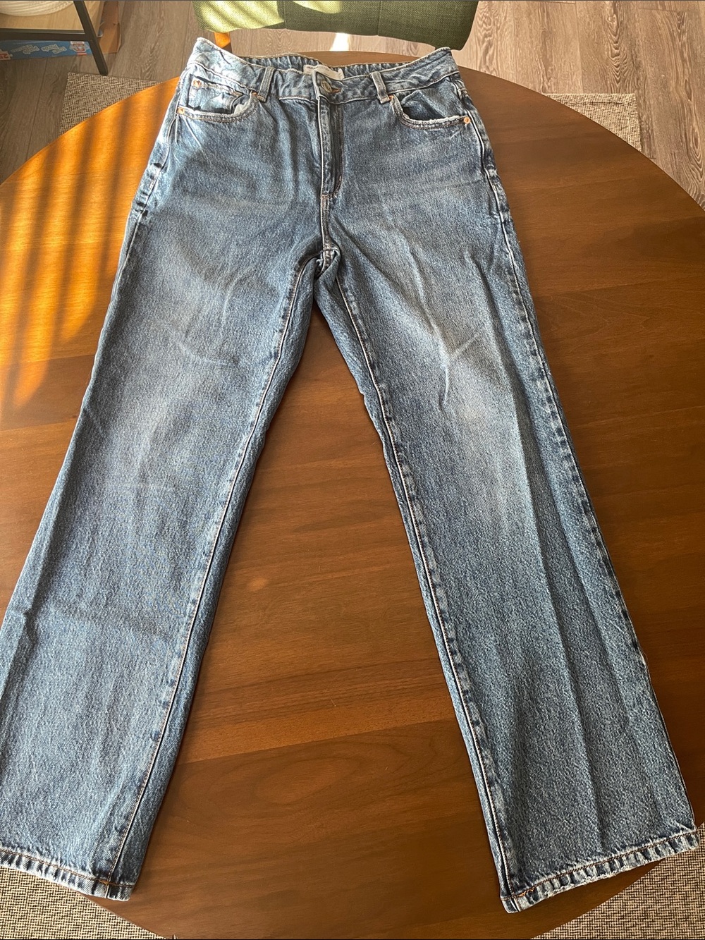 Classic Women’s 90s Straight-Leg Jeans in Medium Blue